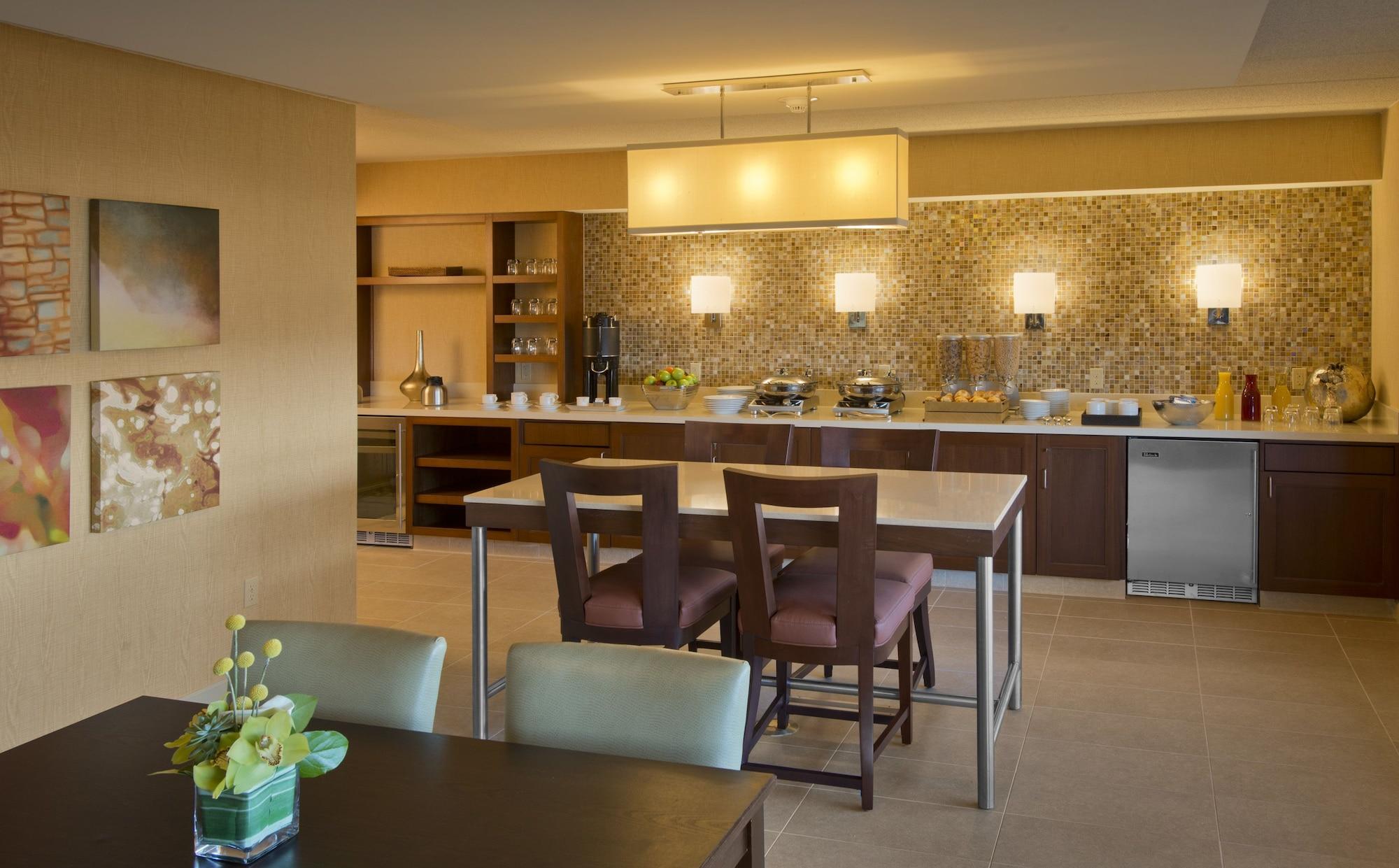 Doubletree Boston North Shore Danvers Exterior photo