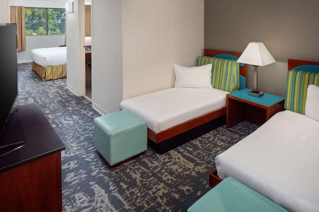 Doubletree Boston North Shore Danvers Room photo