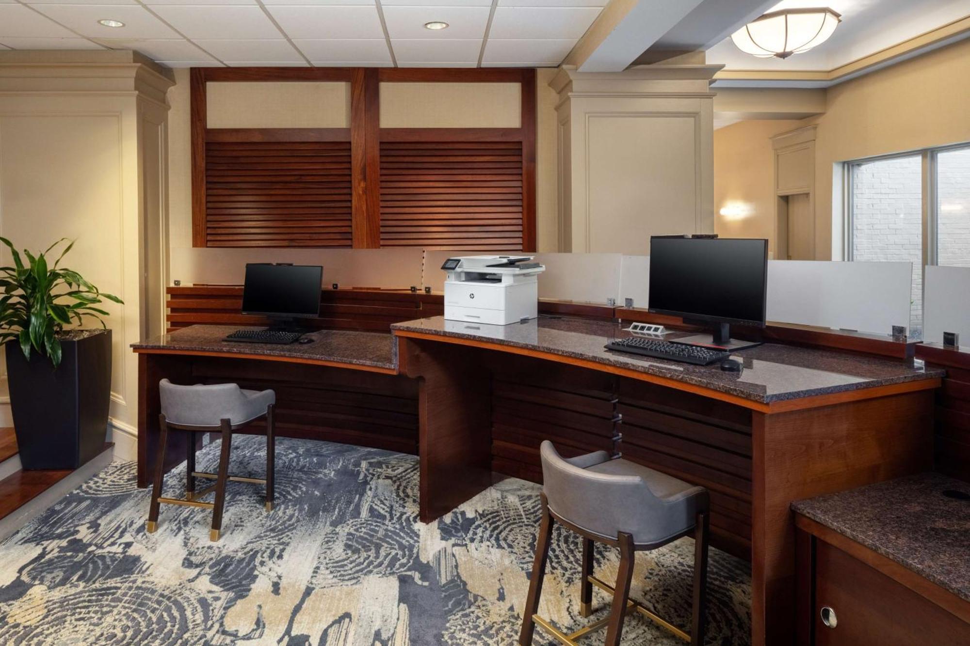 Doubletree Boston North Shore Danvers Exterior photo