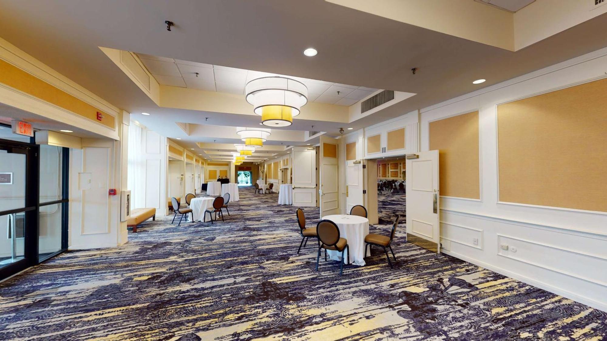 Doubletree Boston North Shore Danvers Exterior photo